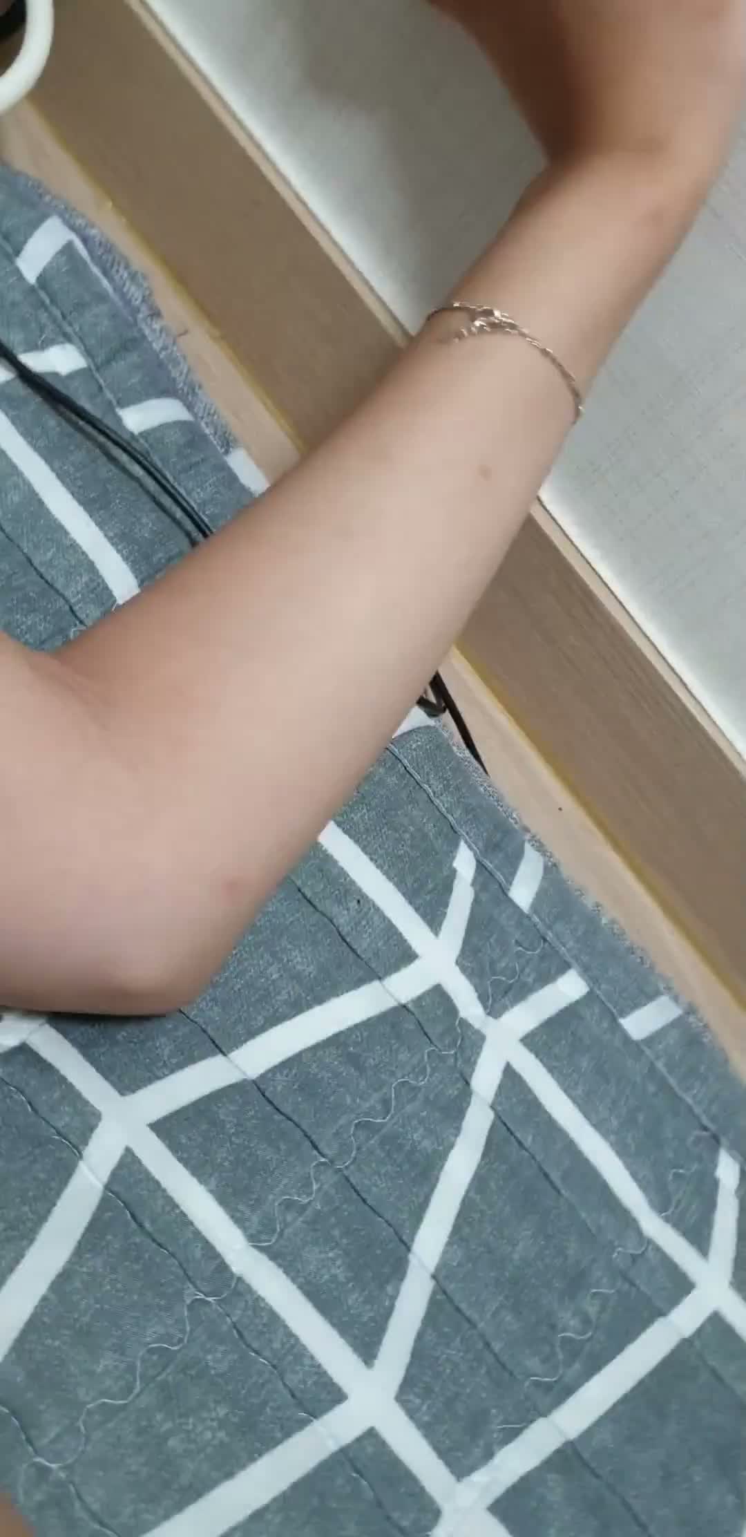 여친 봉지 위로해주는 남친 썸네일