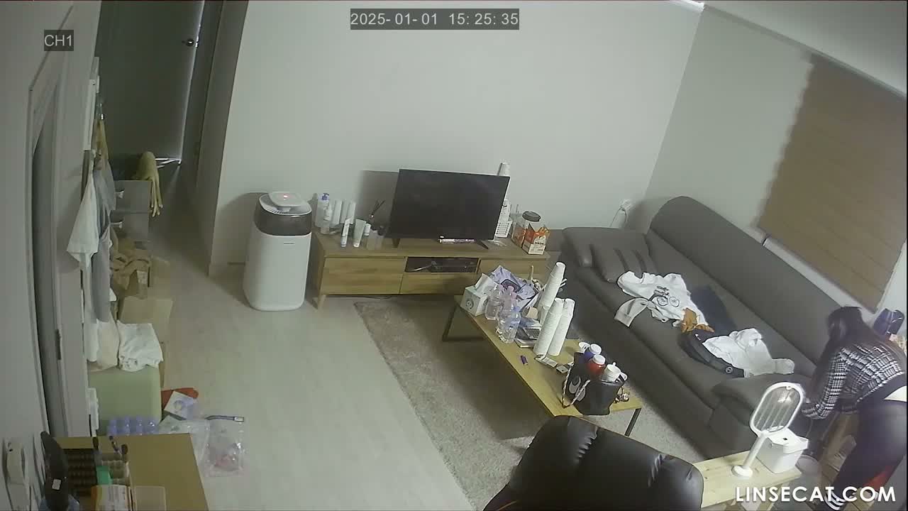 [신작] 경주의 한 사업주는 한 달 동안 어떤 사람들이 평생 동안 관계를 맺는 것보다 더 많은 여성과 잠자리를 가졌다. 잦은 성매매 여성 이용으로 인해 그는 미인과 만날 때 발기부전을 겪는 것으로 드러났다. [한국의 해킹된 IP 카메라] [단독 영상] 썸네일