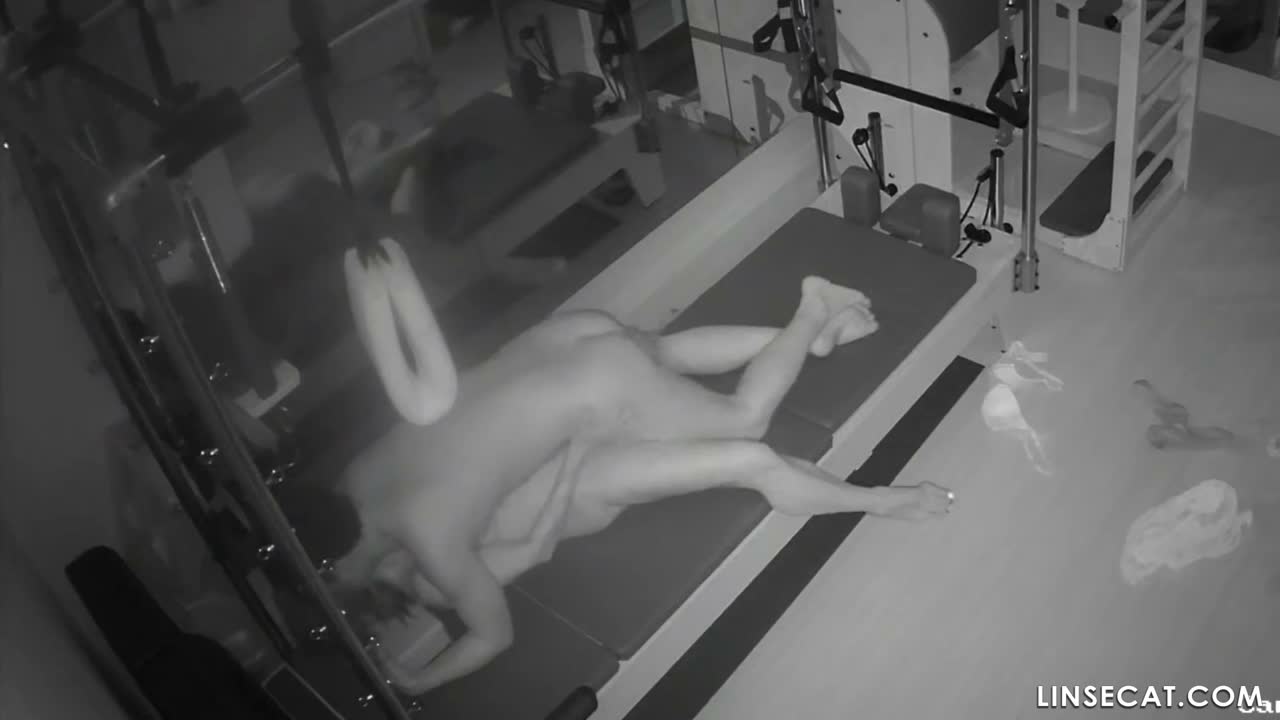 [신작] 성 중독에 빠진 필라테스 강사가 집에 가지 않으려고 핑계를 대며 애인과 밤새도록 성관계를 맺었습니다. 그녀는 애인의 성기에 올라타 격렬하게 몸부림치며 성적으로 심하게 좌절한 듯한 모습을 보였습니다. [한국의 해킹된 IP 카메라] [단독 영상] 썸네일
