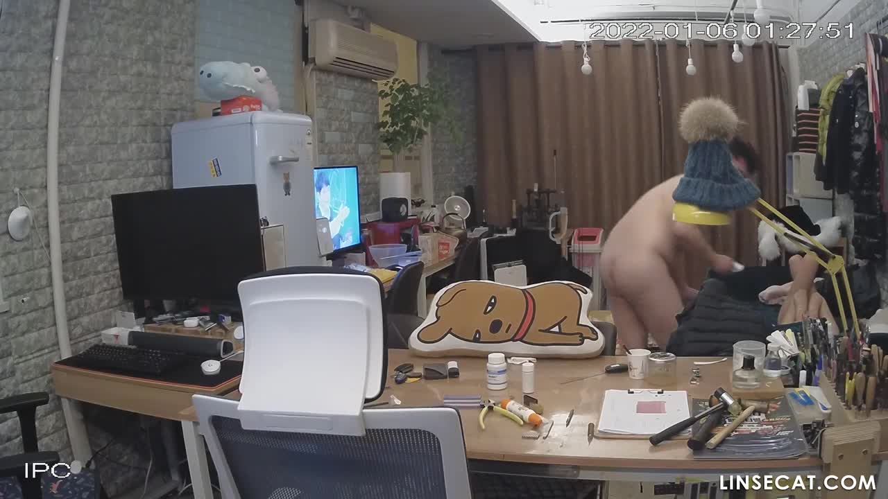 [신작] 양복점 주인이 데이팅 앱에서 만난 여성들과의 성관계를 몰래 녹화했습니다. 그는 이 영상들을 보며 자위행위를 자주 했습니다. 두 번의 성관계. [해킹된 한국 가정용 IP 카메라] [단독 영상] 썸네일