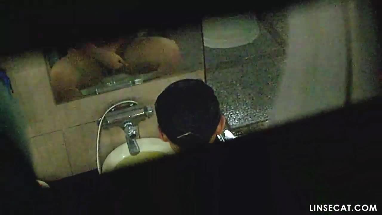 한국 공중목욕탕 엿보기_ 이곳은 레즈비언들의 천국인가_ 다수의 나체 여성을 마음대로 즐긴다 썸네일