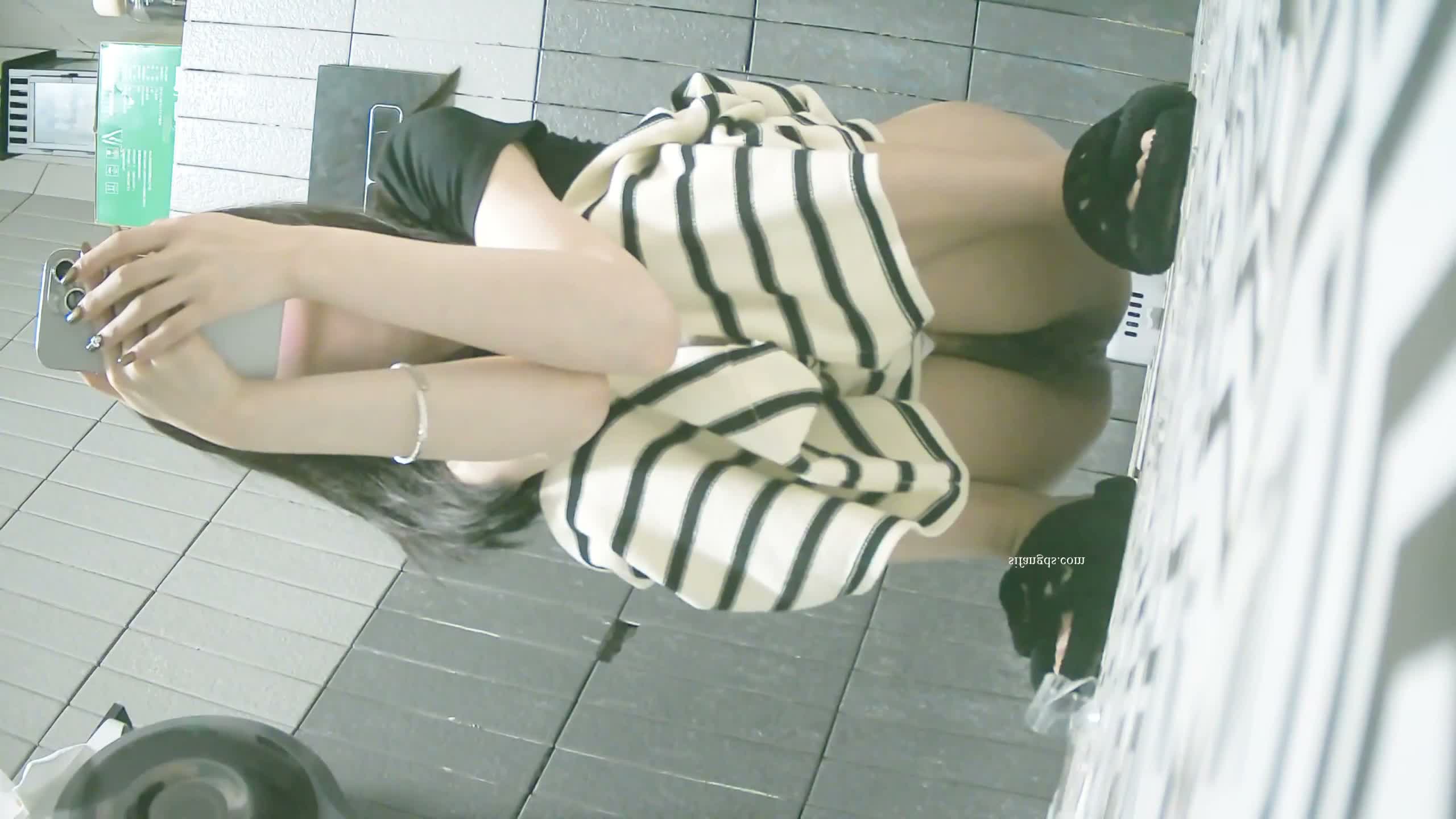 화장실 몰카 13 썸네일